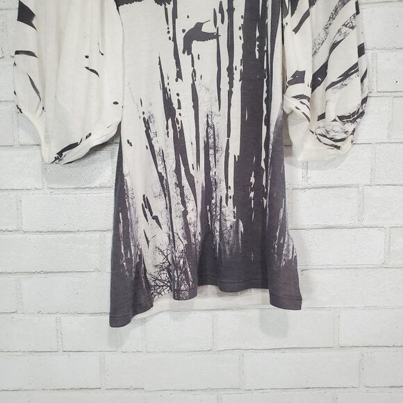 Forever 21 cute bird abstract top - Picture 5 of 13